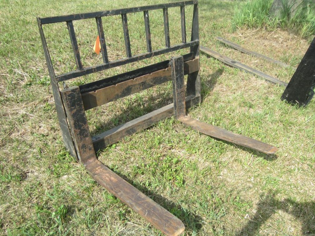 Skid Steer Pallet Forks