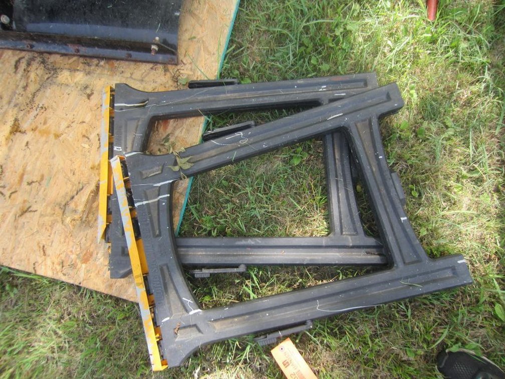 (2) Foldable Plastic Saw Horses