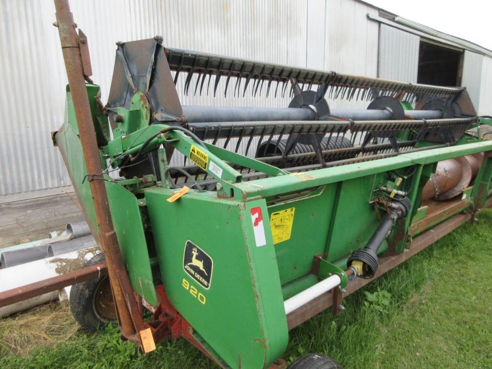 John Deere 920 Grain Head