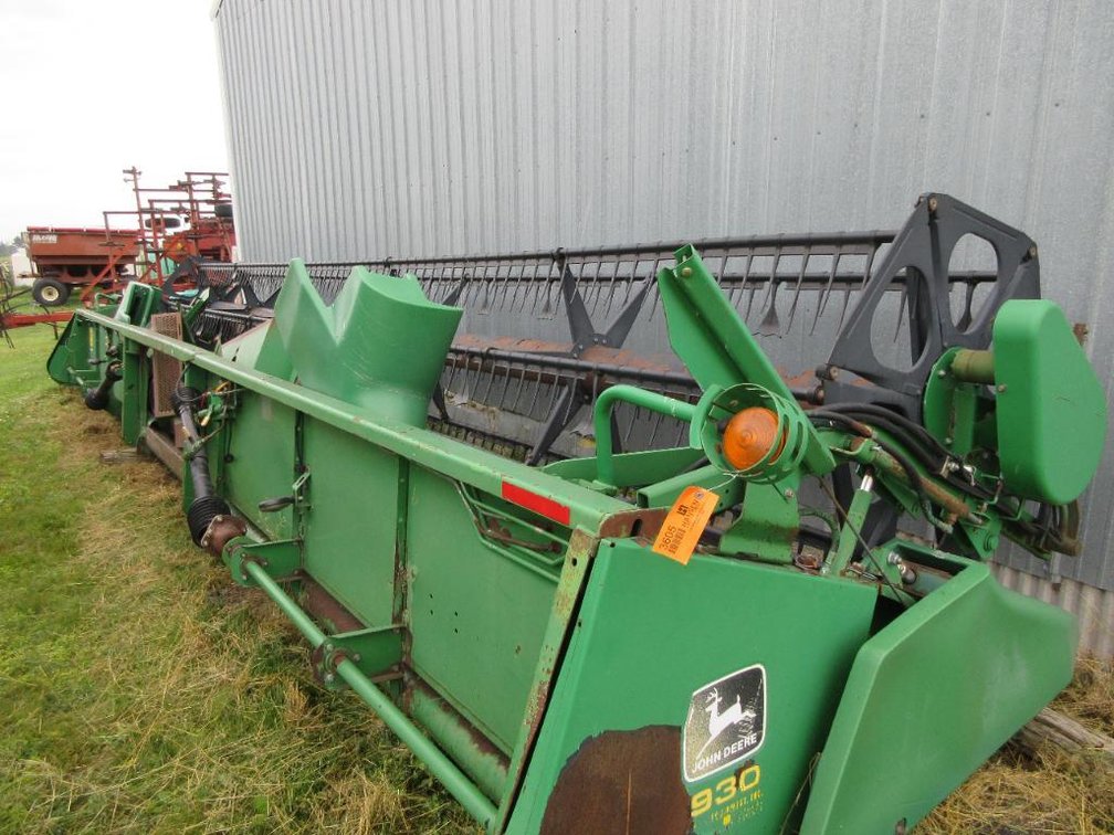 John Deere 930 Grain Head