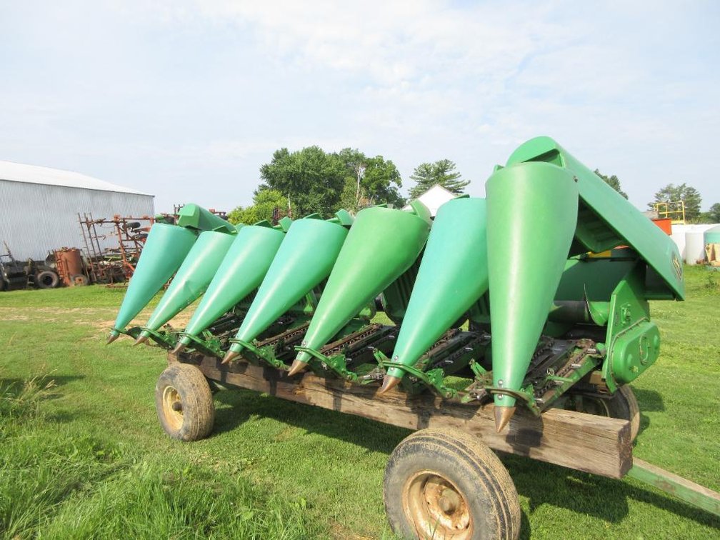 John Deere 693 6 Row Corn Head