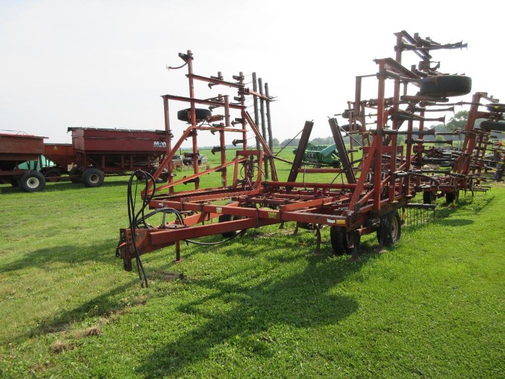 International 4500 Field Cultivator