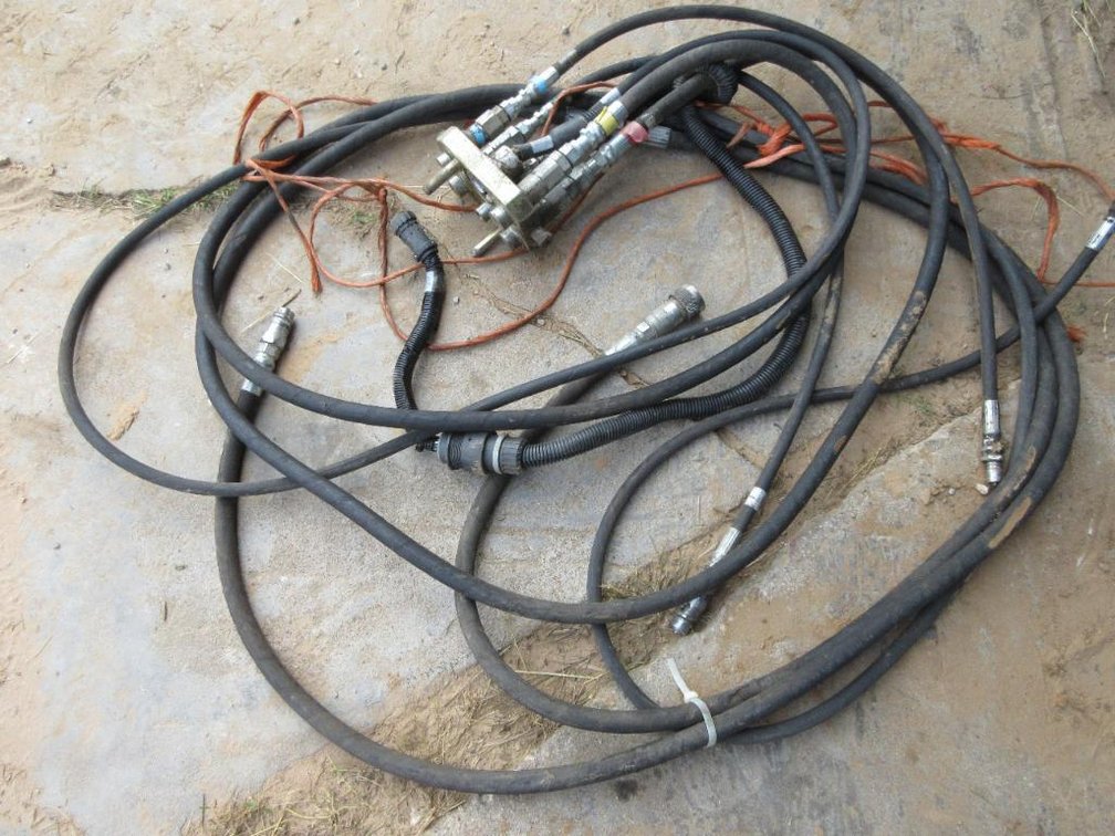 Hydraulic Diverter with Hydraulic Hoses and Ends