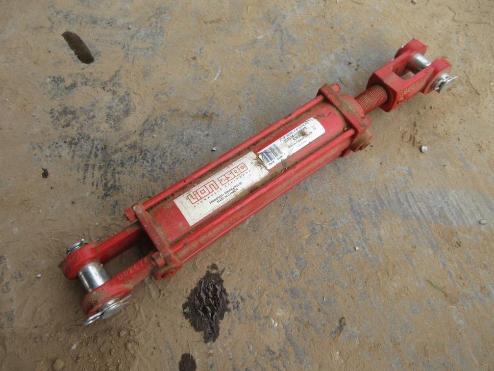 Lion 2500 Hydraulic Cylinder