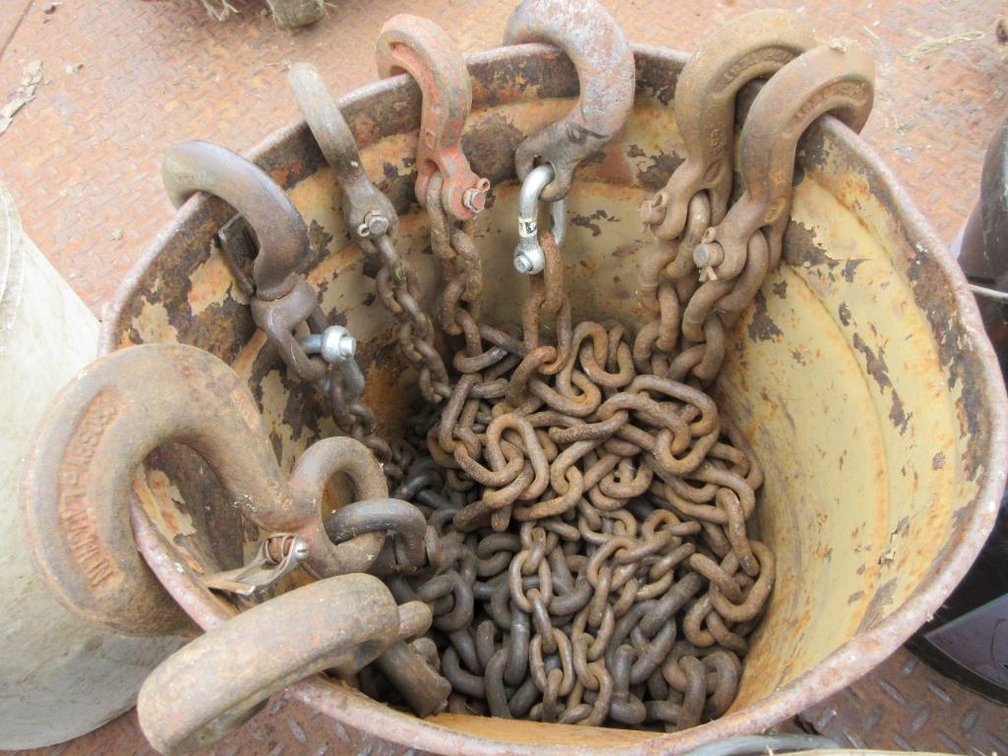 Bucket of (4) Chains with Hooks