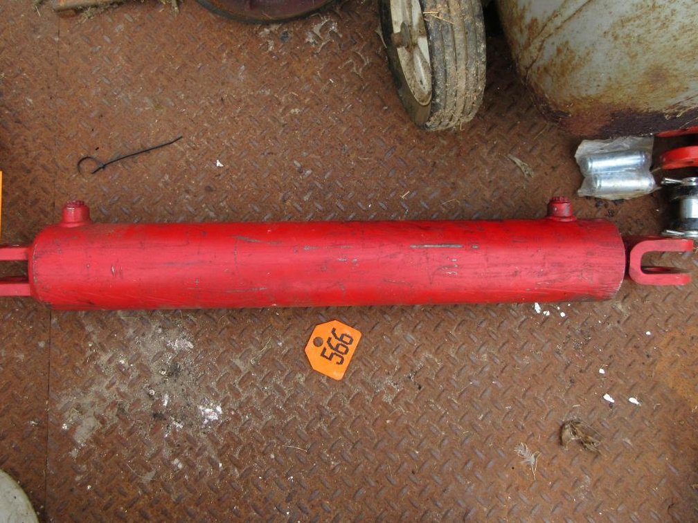 (1) Hydraulic Cylinder