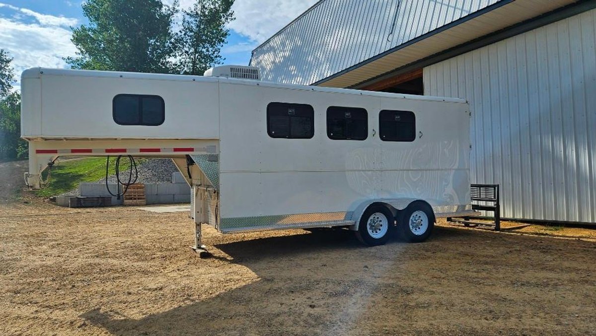1997 Featherlite 3 Horse Slant Trailer (WI Title) (LaValle, WI)