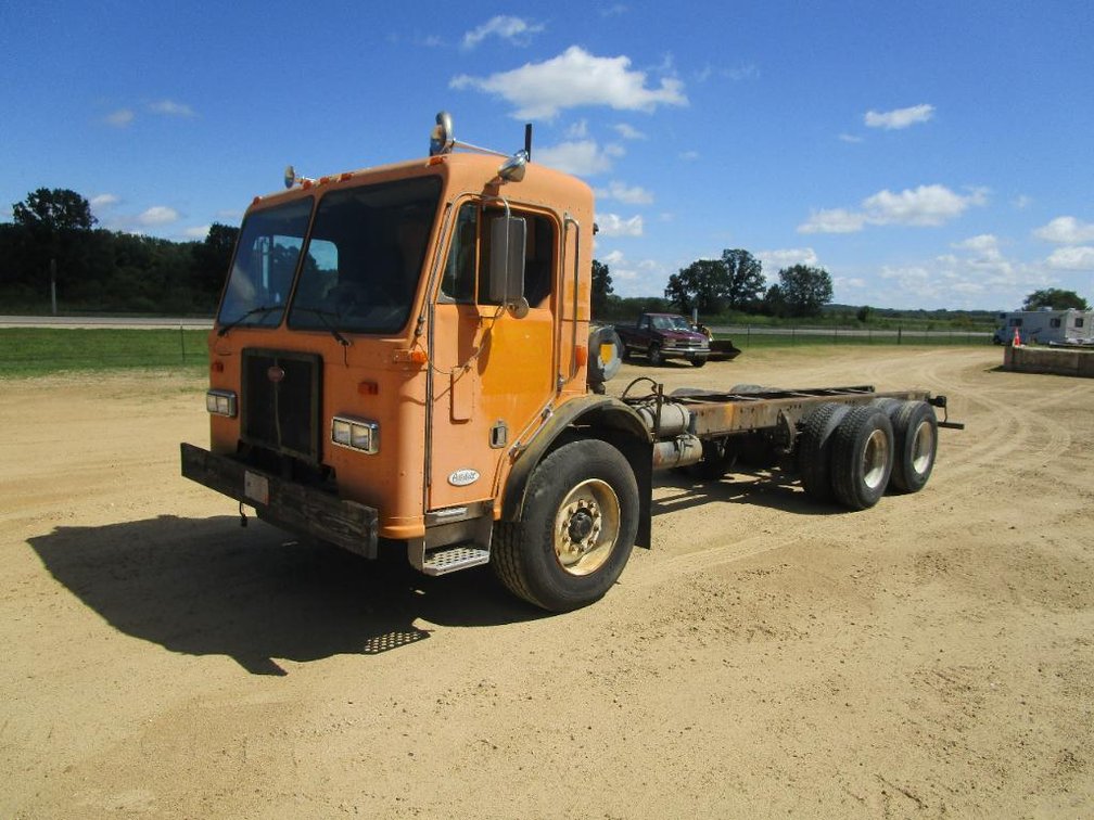 1996 Peterbilt Semi Tractor(Has  WI Title)