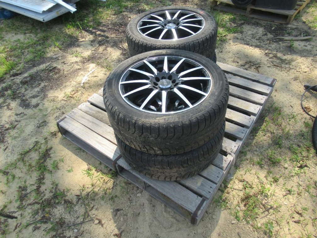 (4) MB Custom Wheels