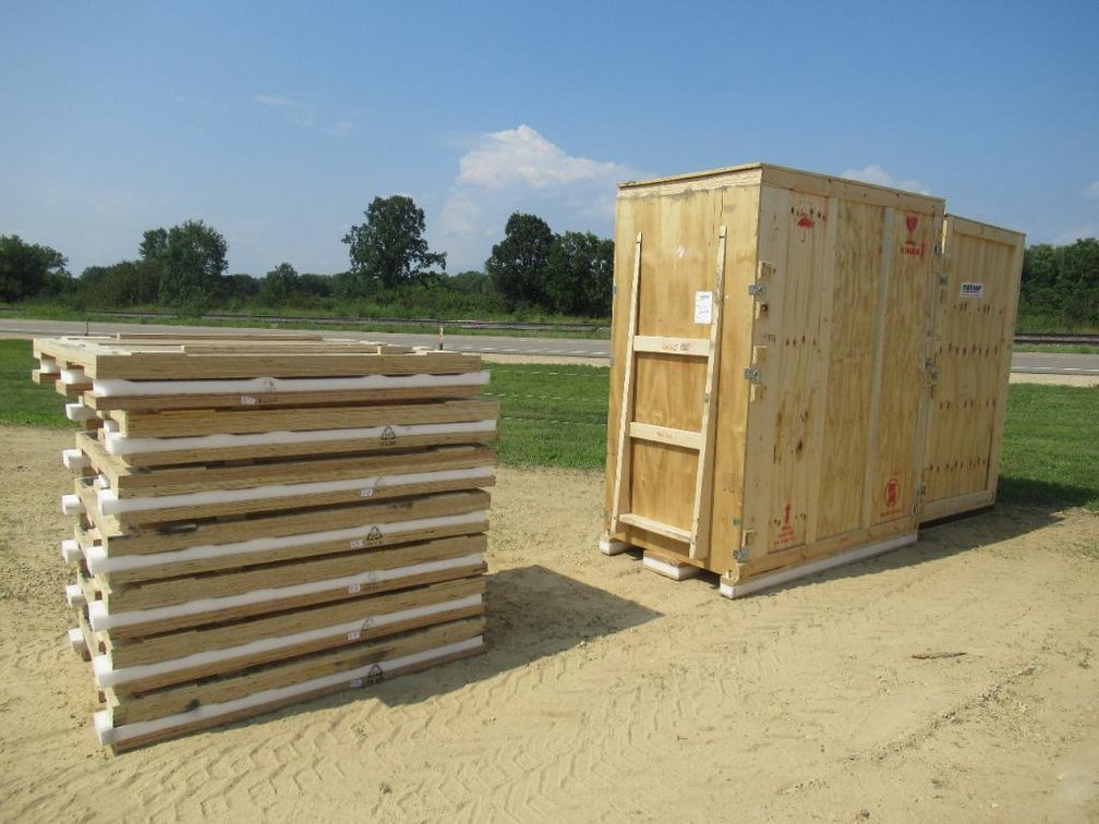 (2) Wood Shipping Crates and Used Pallets