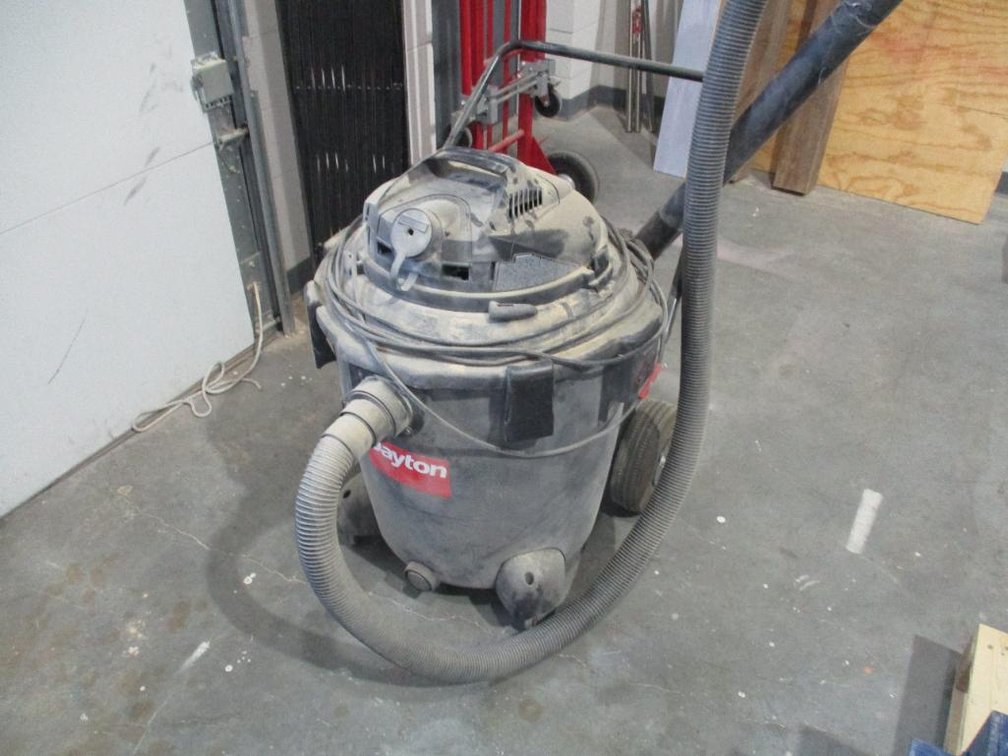 Dayton Wet/Dry Vacuum