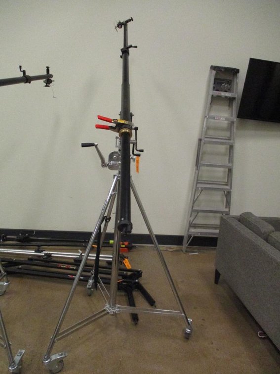 Manfrotto Rolling Light Stand