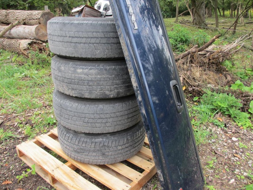 (4) Michelin LT 265/70R18