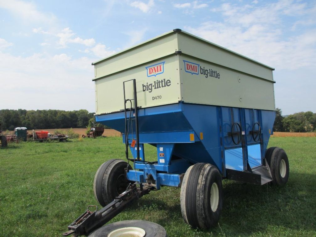 DMI Big Little D470 Gravity Wagon