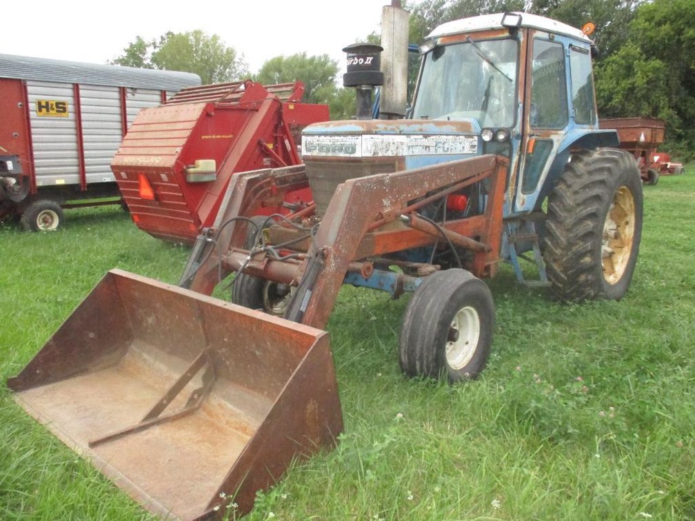 Ford TW10 Tractor
