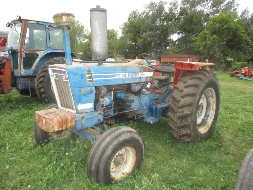 Ford 7600 Tractor