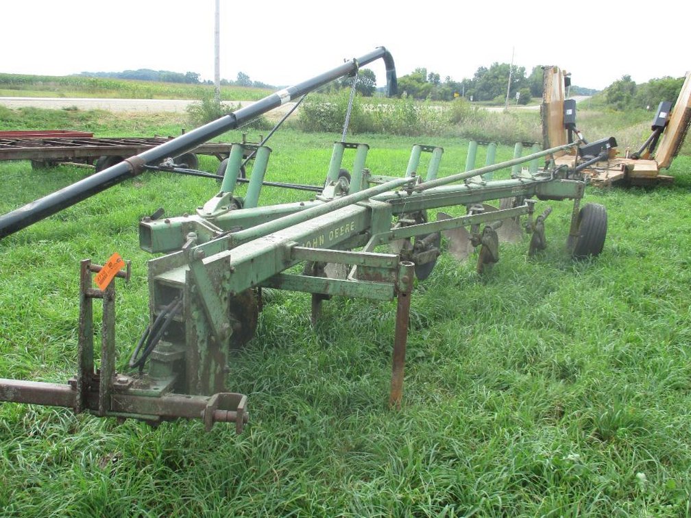 John Deere A 2500 Plow