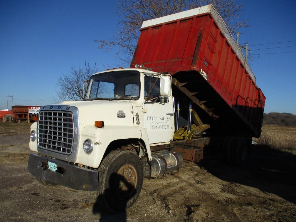 1983 Ford LN8000 Diesel Truck (Has WI Title)