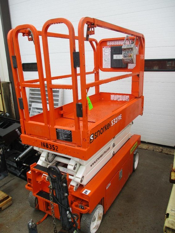 Snorkel 19 Foot Scissor Lift (O2)
