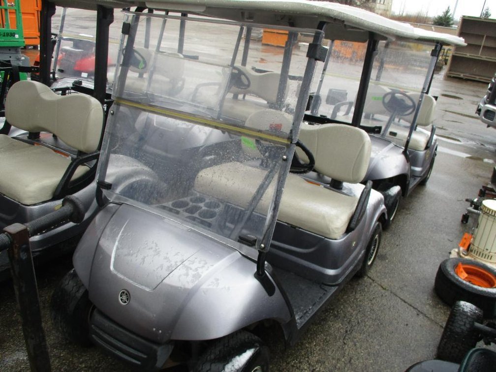Yamaha Golf Cart (O4)