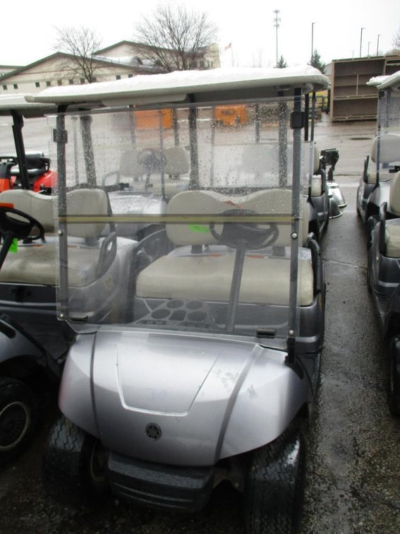 Yamaha Golf Cart (O4)