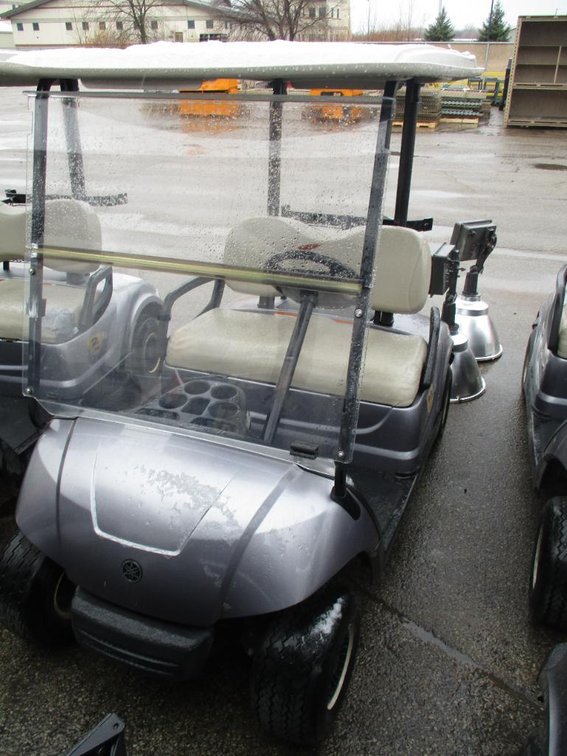Yamaha Golf Cart (O4)