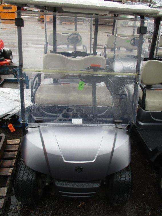 Yamaha Golf Cart (O4)