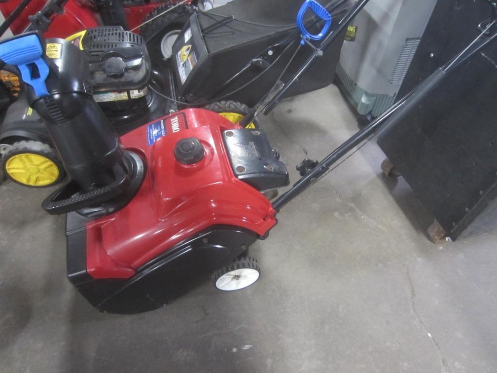 Toro Power Clear 418ZE Snow Thrower (CA)