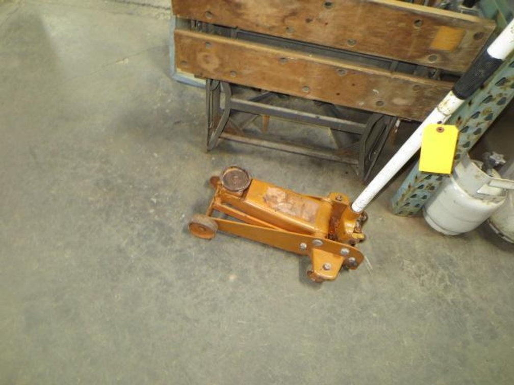 Hydraulic Floor Jack (CW)