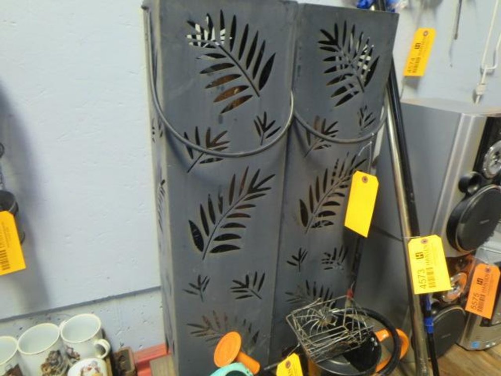 (2) Decorative Metal Yard Art Towers (CW)