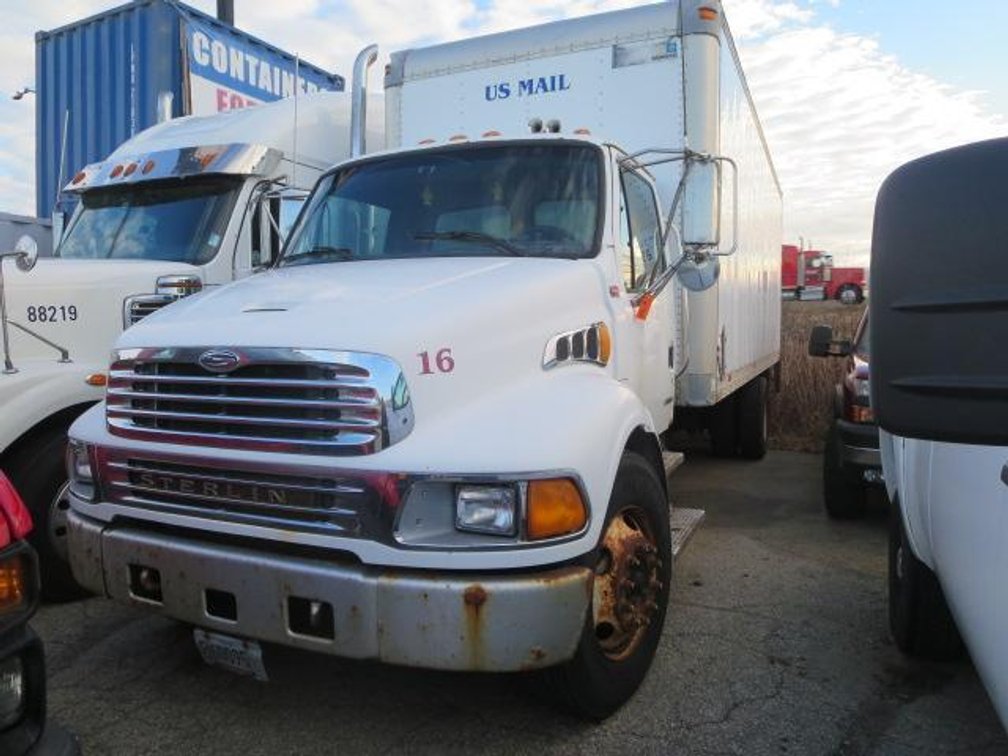 2005 Sterling 24' Box Truck (Has WI Title) (OF)