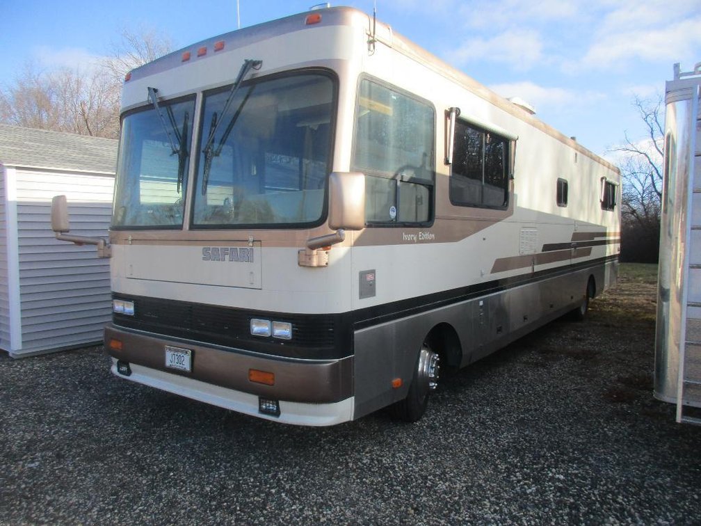 1996 Ivory Safari Camper/Bus (Has WI Title) (Beloit, WI)