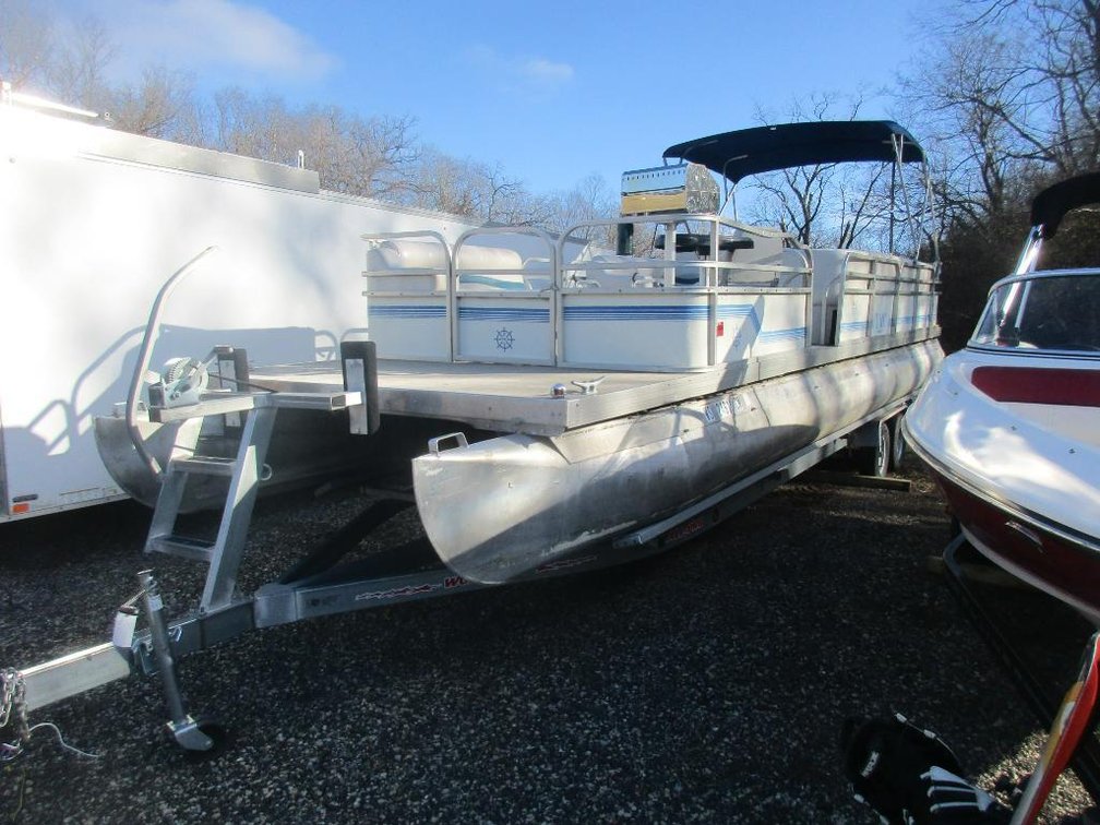 1990 TMC Pontoon 34' (Has WI Title) (Beloit, WI)
