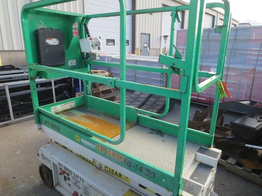 14' Scissor Lift (O2)
