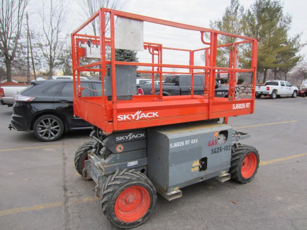 Sky Jack 6826RT (Hobart, WI)