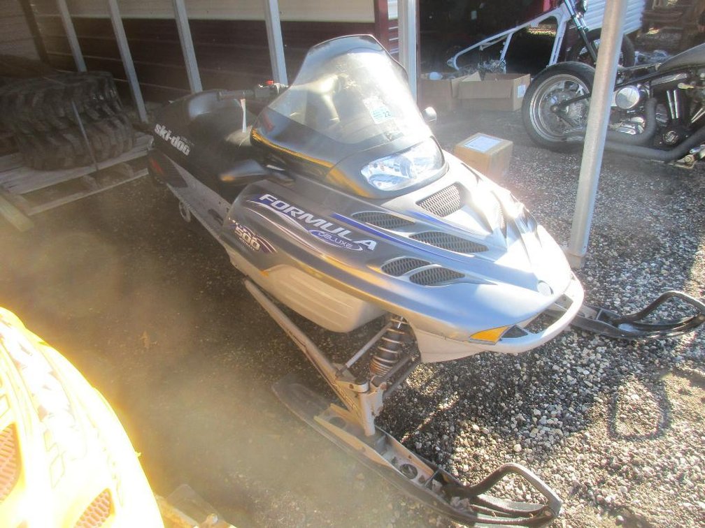 2001 Ski-Doo Formula Deluxe 500 (HAS WI REGISTRATION CARDS) (Beloit, WI)
