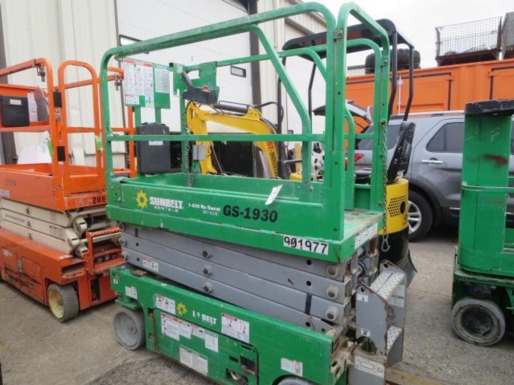 2016 Genie 1930 Scissor Lift (O4)