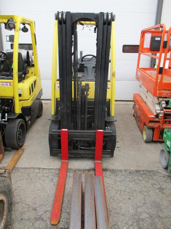 2010 Hyster S50' 5000 Lb. Fork Lift (O4)