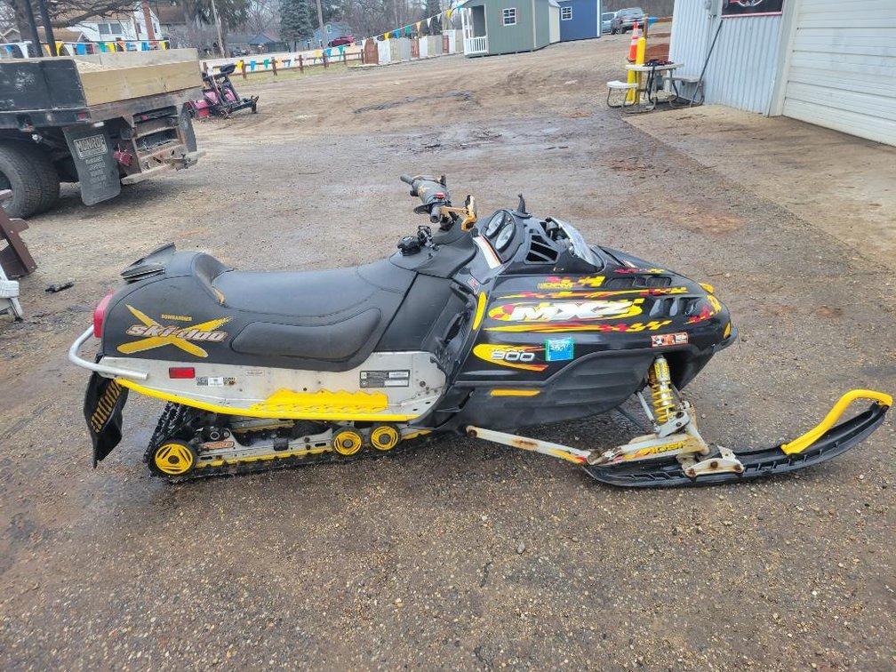 2002 Ski Doo MXZ 800 (HAS WI REGISTRATION CARDS) (Beloit, WI)