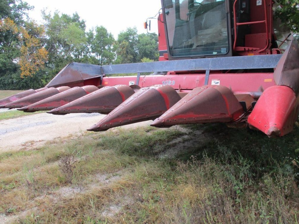 Case IH Model 1063 Head