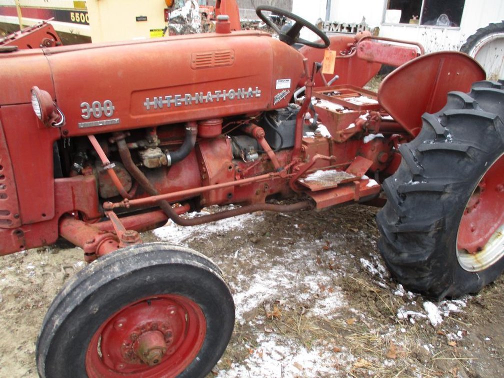 International Model 300 Utility Tractor