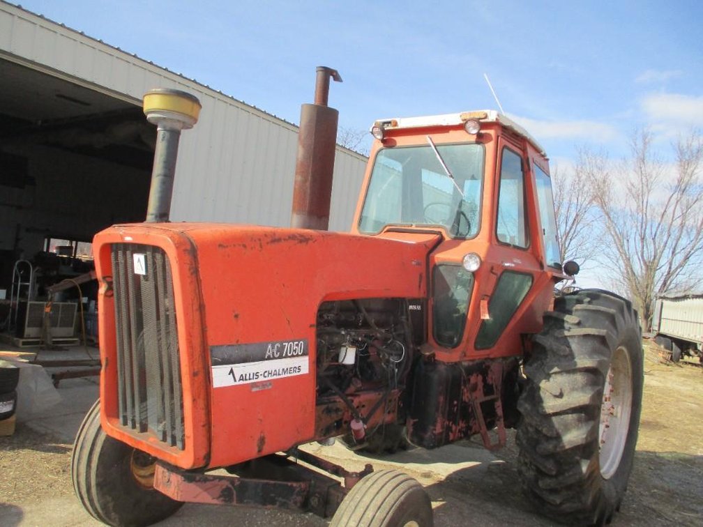 Allis-Chalmers Model 750 Tractor