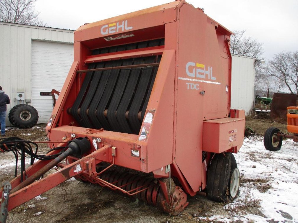 Gehl Model 1875 Round Baler