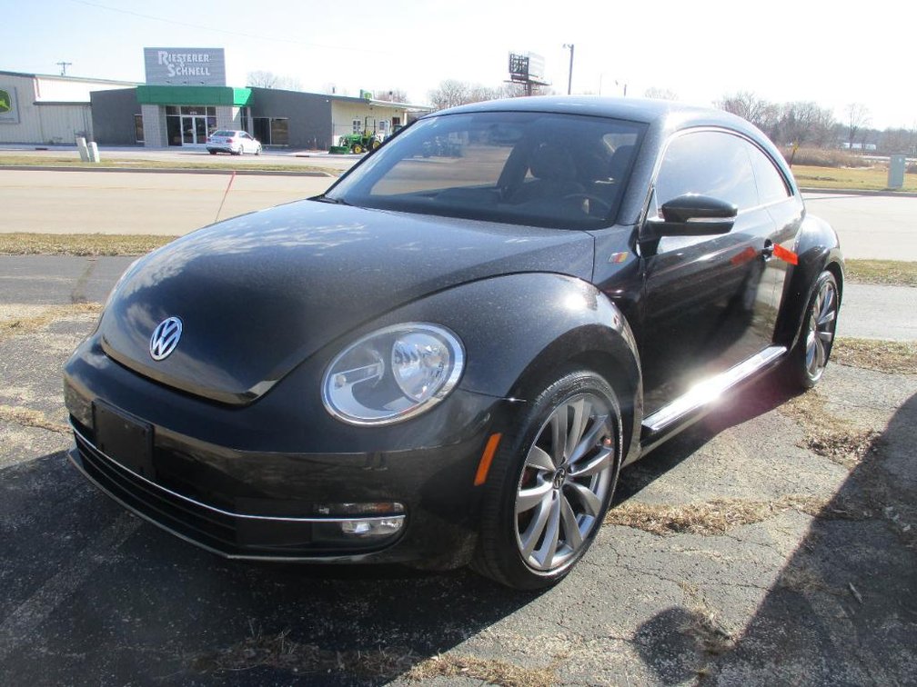 2012 Volkswagen Beetle (Has Title)
