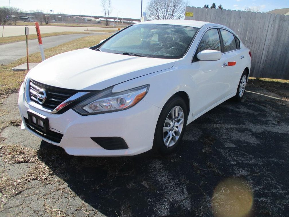 2016 Nissan Altima (Has Title)