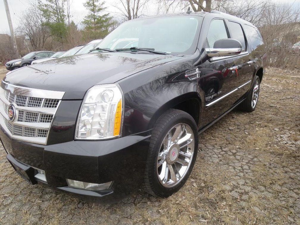 2011 Cadillac Escalade ESV (Has Title)