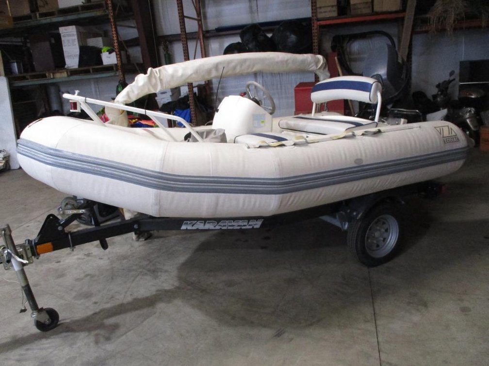 13' Zodiac Inflatable Dingy With Yamaha 25HP Motor