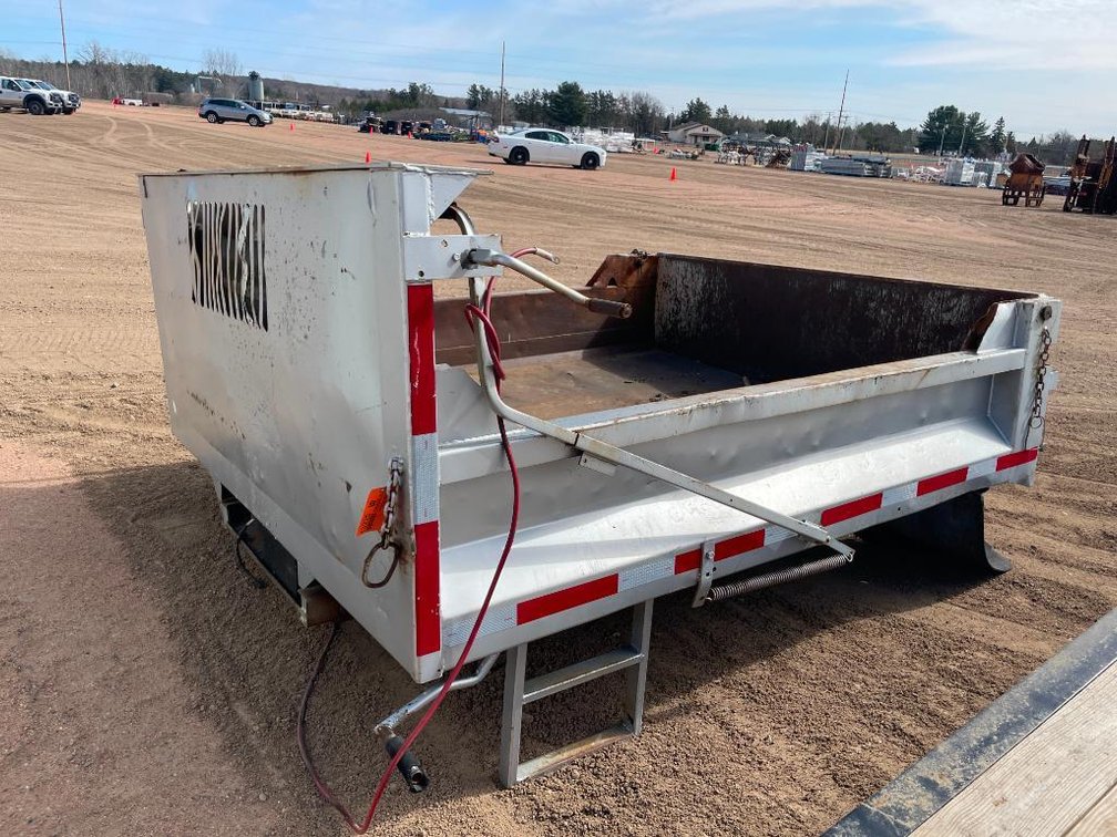 8' Dump Box with Hoist