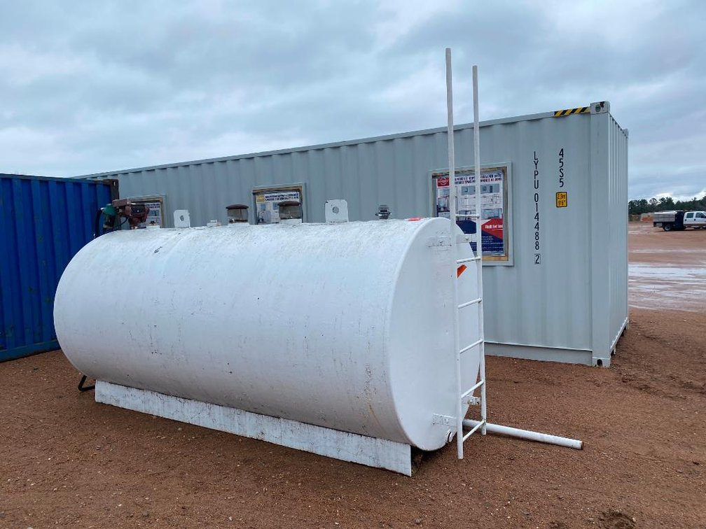 2000 Gallon Fuel Tank with Pump
