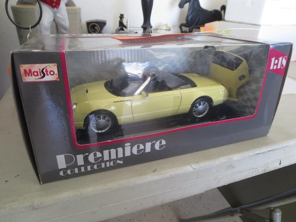 Maisto Ford Thunderbird Show Car